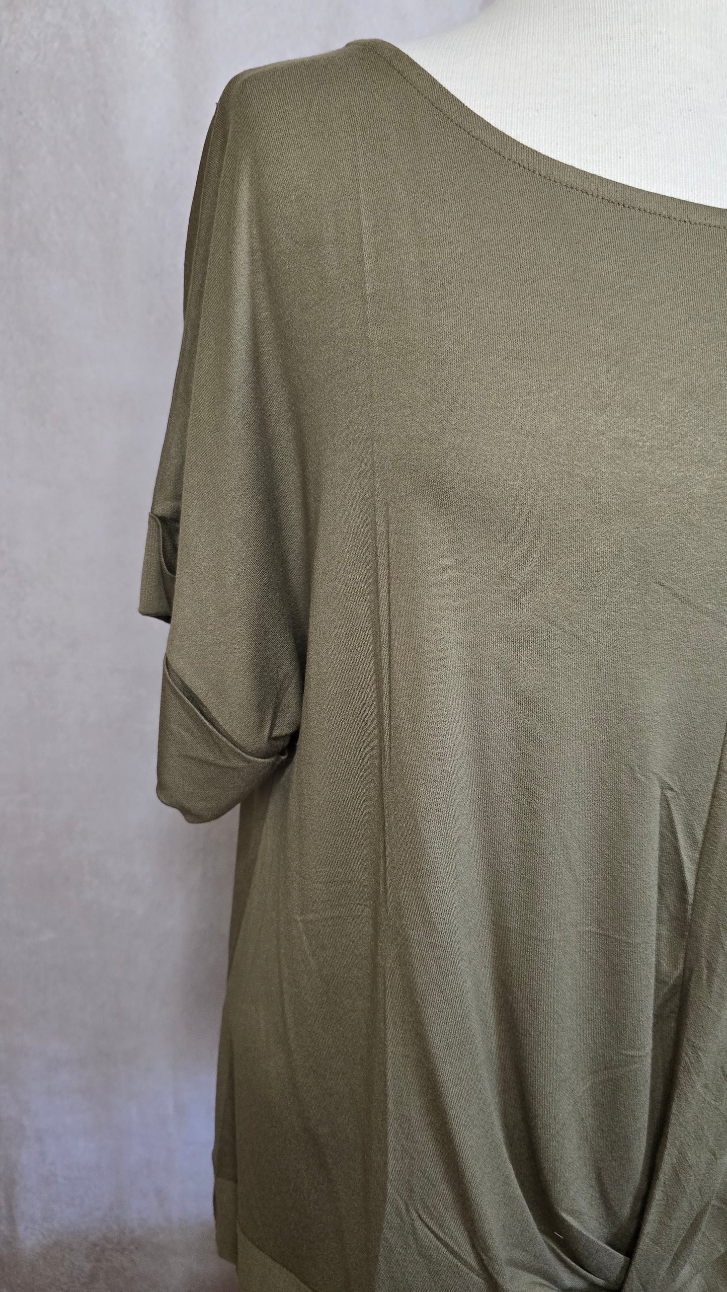 OLIVE Knot-Front Top
