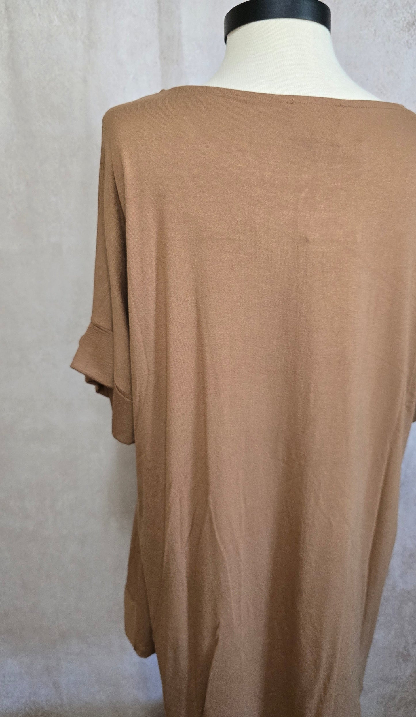 CAMEL Knot-Front Top